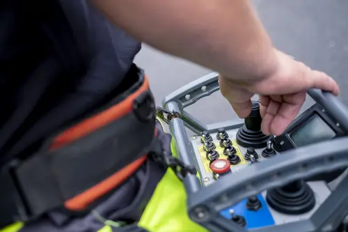 Professionelle Rohrreinigung mit moderner Ausrüstung Professionelle Rohrreinigung mit moderner Ausrüstung